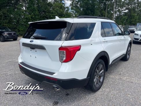 Used 2024 Ford Explorer XLT w/ Equipment Group 202A RWD image 15