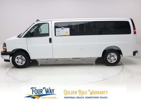 Used 2025 Chevrolet Express 3500 LT w/ LT Preferred Equipment Group RWD image 7