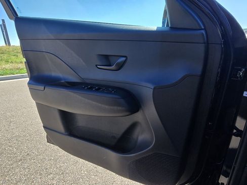 New 2026 Hyundai Kona SE image 17