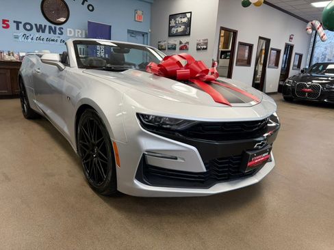 Used 2019 Chevrolet Camaro SS image 2