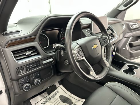 Used 2021 Chevrolet Suburban Premier image 18