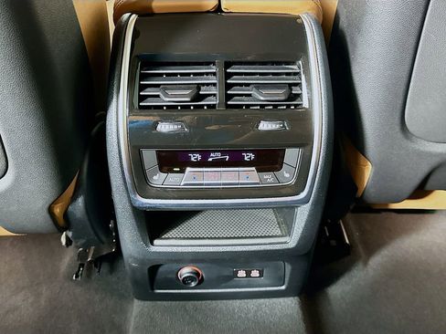 Certified 2024 BMW X7 xDrive40i AWD/4WD image 26