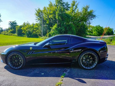 Used 2011 Ferrari California RWD image 7