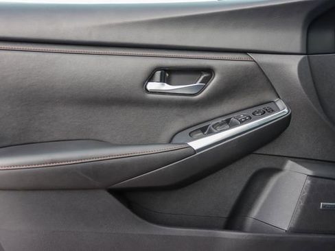 Used 2023 Nissan Sentra SR w/ SR Premium Package image 23