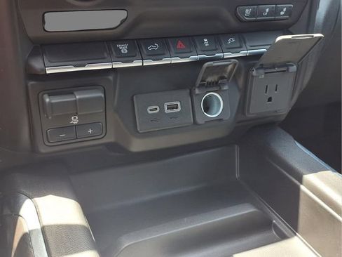 Certified 2022 Chevrolet Silverado 2500 LTZ w/ LTZ Convenience Package AWD/4WD image 10