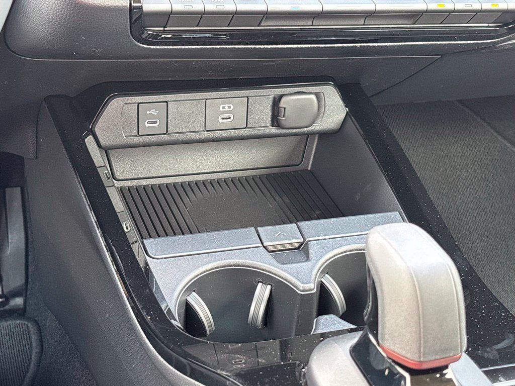 Used 2026 Toyota Prius Plug-In Hybrid FWD image 20