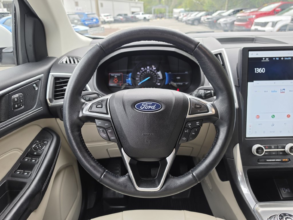 Used 2022 Ford Edge Titanium AWD/4WD image 14