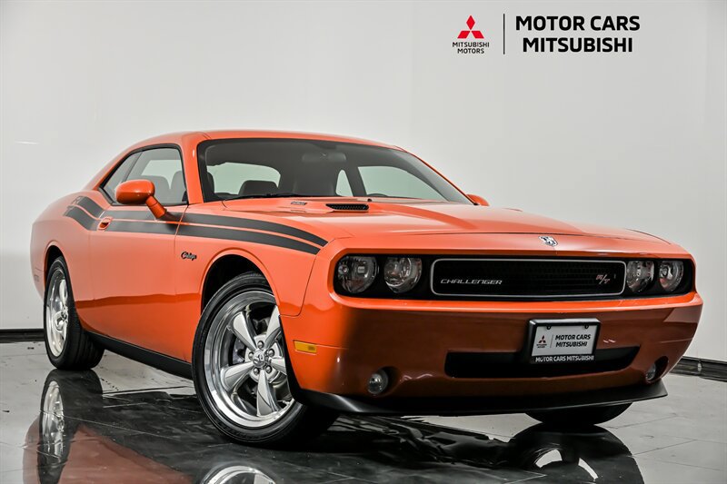 Used 2009 Dodge Challenger R/T RWD image 1