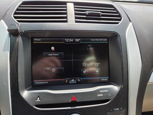 Used 2015 Ford Explorer XLT w/ Equipment Group 202B AWD/4WD image 33