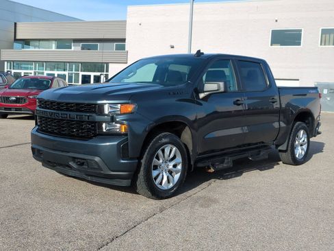 Used 2021 Chevrolet Silverado 1500 Custom w/ LPO, Dark Essentials Package image 4