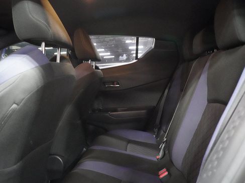 Used 2021 Toyota C-HR XLE FWD image 15