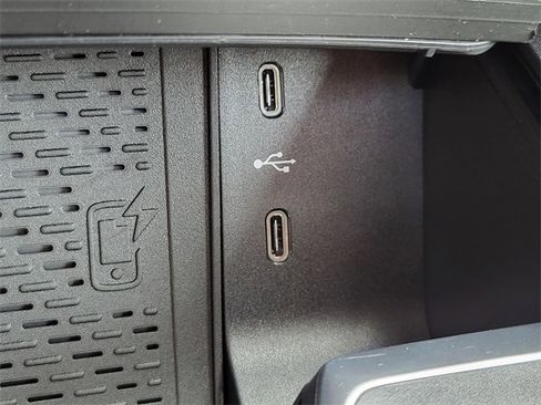 Used 2024 Mercedes-Benz GLS 450 4MATIC image 33