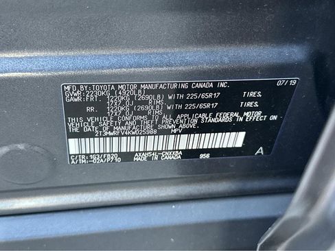 Used 2019 Toyota RAV4 LE image 43