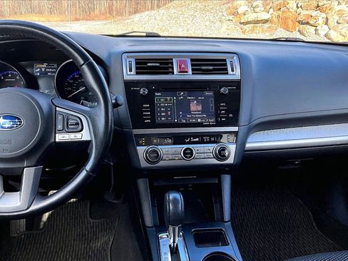 Used 2017 Subaru Outback 2.5i Premium image 28