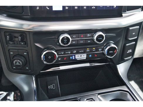 Used 2025 Ford F150 Lariat w/ Equipment Group 501A Mid AWD/4WD image 29