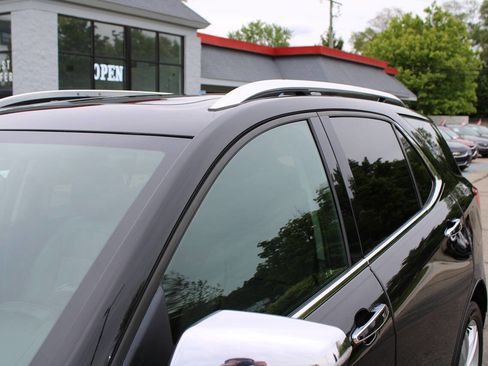 Used 2018 Chevrolet Equinox Premier image 40