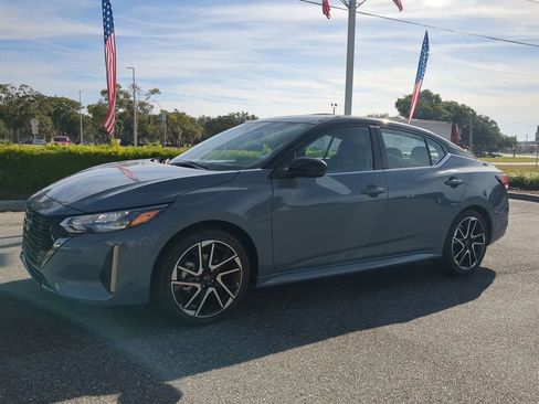 New 2025 Nissan Sentra SR image 8