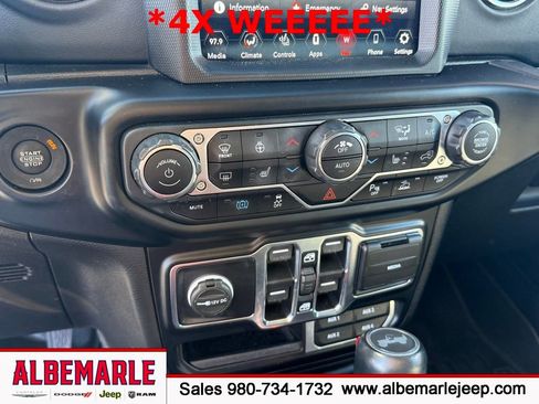 Used 2022 Jeep Wrangler Unlimited Sahara AWD/4WD image 24