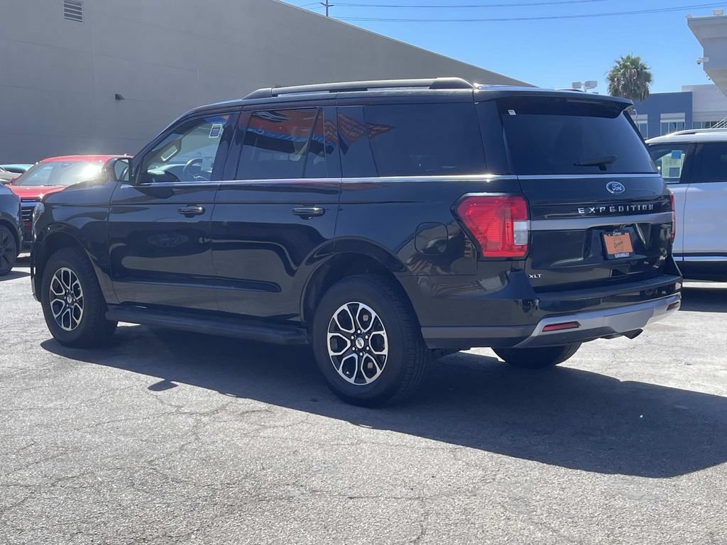 Used 2024 Ford Expedition XLT AWD/4WD image 3