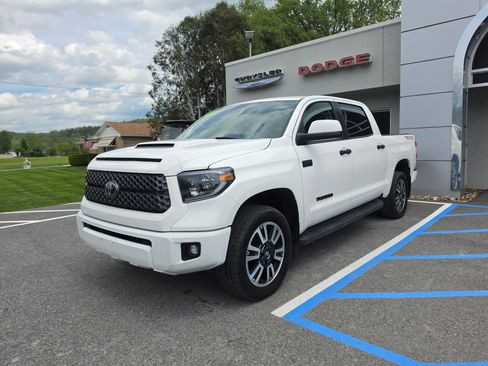 Used 2021 Toyota Tundra SR5 w/ TRD Sport Package AWD/4WD image 8