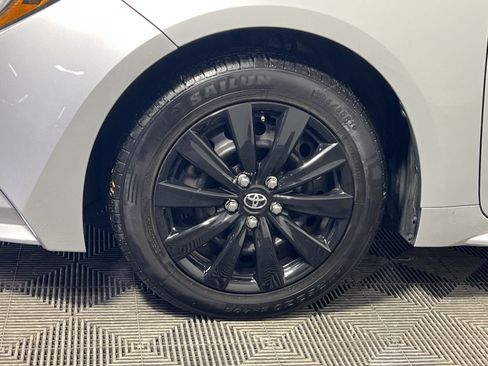 Used 2022 Toyota Corolla LE image 12