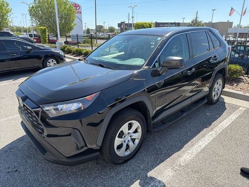 Used 2022 Toyota RAV4 LE image 2