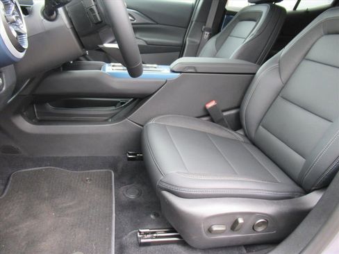 New 2026 Chevrolet Equinox EV LT image 17