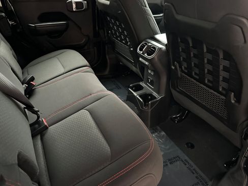 Used 2022 Jeep Wrangler Unlimited Rubicon w/ LED Lighting Group image 19