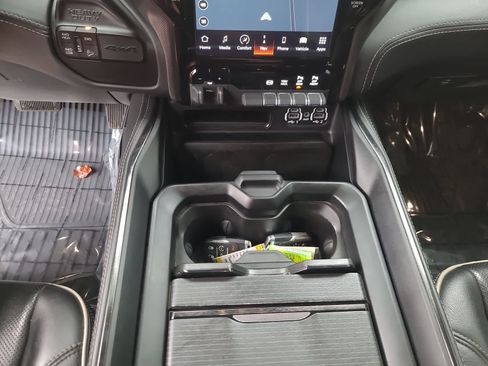 Used 2023 RAM 2500 Limited image 25