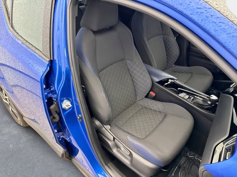 Used 2021 Toyota C-HR XLE FWD image 16