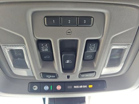 Used 2022 GMC Sierra 3500 Denali w/ Denali Ultimate Package image 22