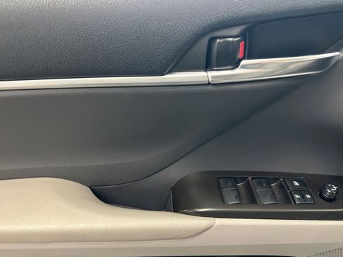 Used 2023 Toyota Camry SE image 10
