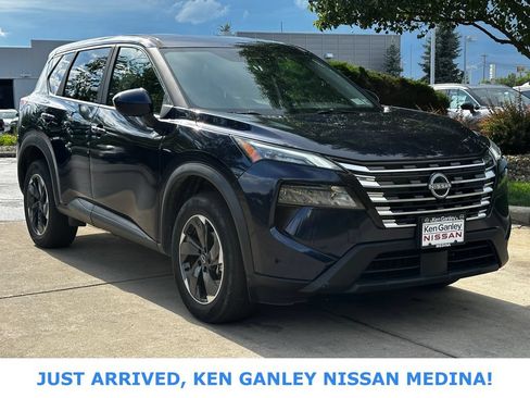 Certified 2025 Nissan Rogue SV AWD/4WD image 1