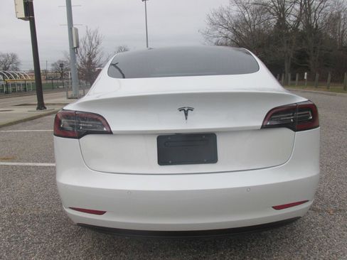Used 2020 Tesla Model 3 image 31
