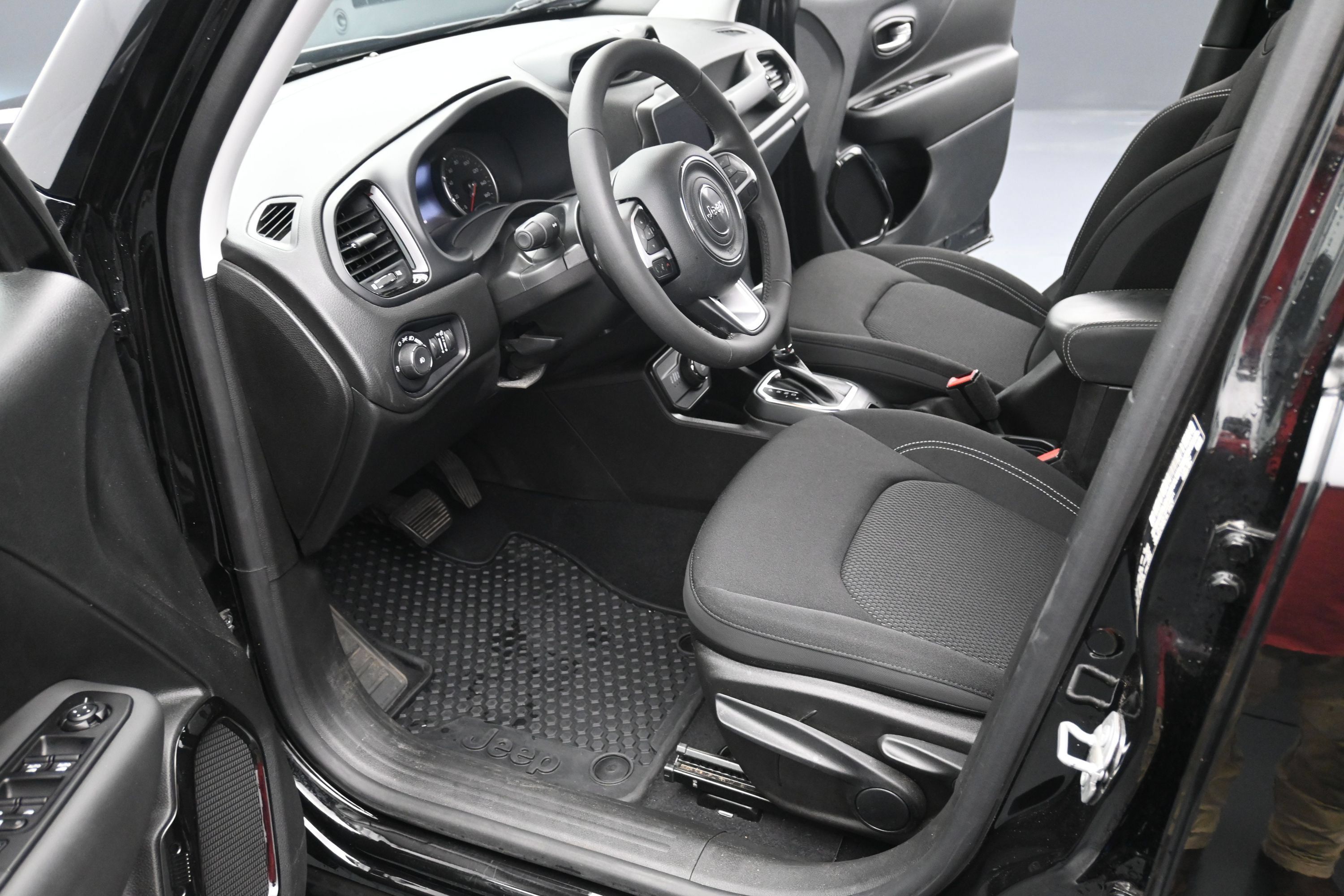 Used 2023 Jeep Renegade Altitude AWD/4WD image 12