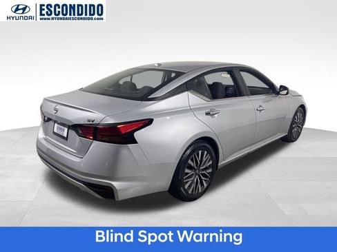 Used 2023 Nissan Altima 2.5 SV image 5