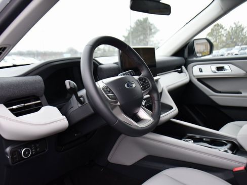 Used 2026 Ford Explorer Active w/ Active Comfort Package image 11