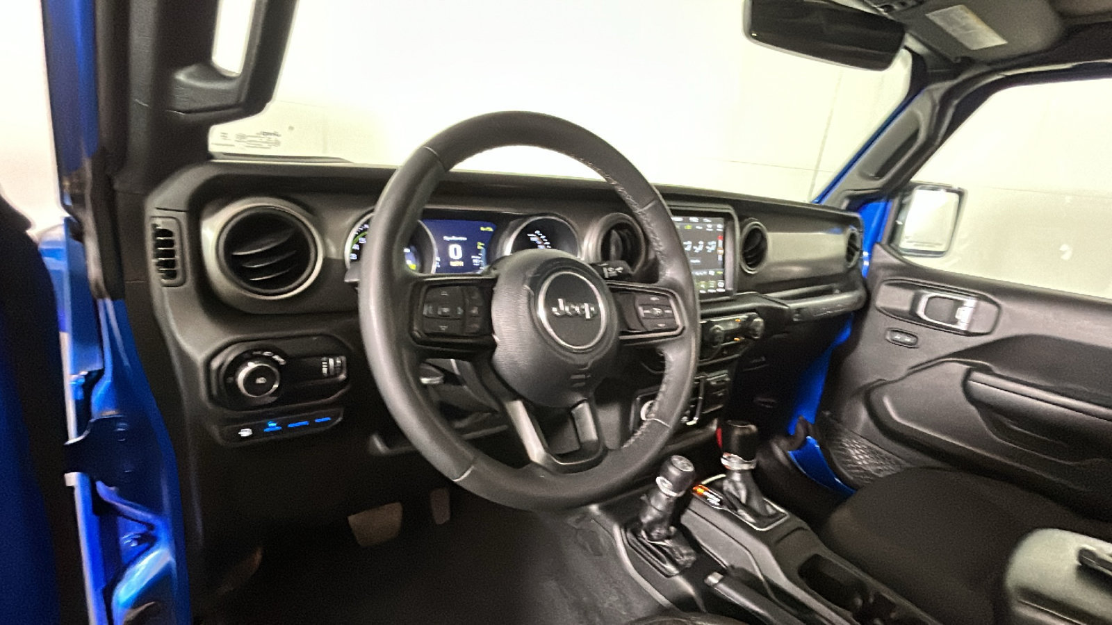 Used 2023 Jeep Wrangler Unlimited w/ Cold Weather Group AWD/4WD image 16