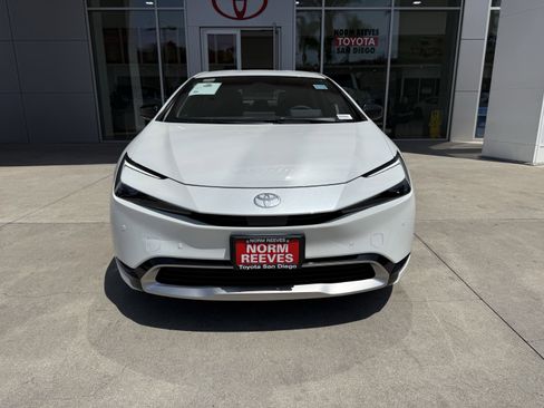 Certified 2025 Toyota Prius Plug-In Hybrid image 29