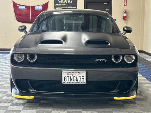 Used 2020 Dodge Challenger SRT Hellcat RWD image 9