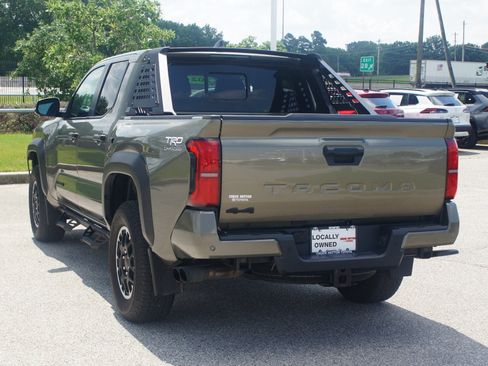 Used 2024 Toyota Tacoma TRD Off-Road w/ TRD Off Road Premium Package AWD/4WD image 16