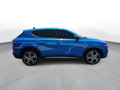 Used 2024 Alfa Romeo Tonale Ti w/ Premium Interior Package AWD/4WD image 5