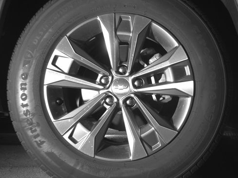 Used 2025 Chevrolet Equinox LT FWD image 13