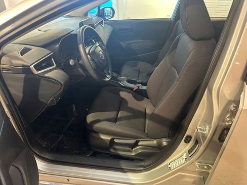 Used 2025 Toyota Corolla LE image 23