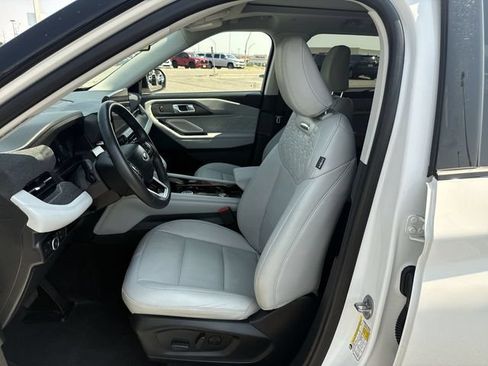 Used 2026 Ford Explorer Platinum w/ LUX Leather Package AWD/4WD image 11