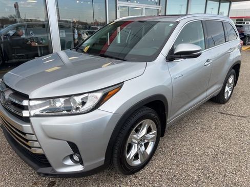 Used 2019 Toyota Highlander Limited AWD/4WD image 3