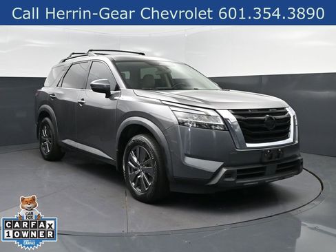 Used 2022 Nissan Pathfinder SV FWD image 9