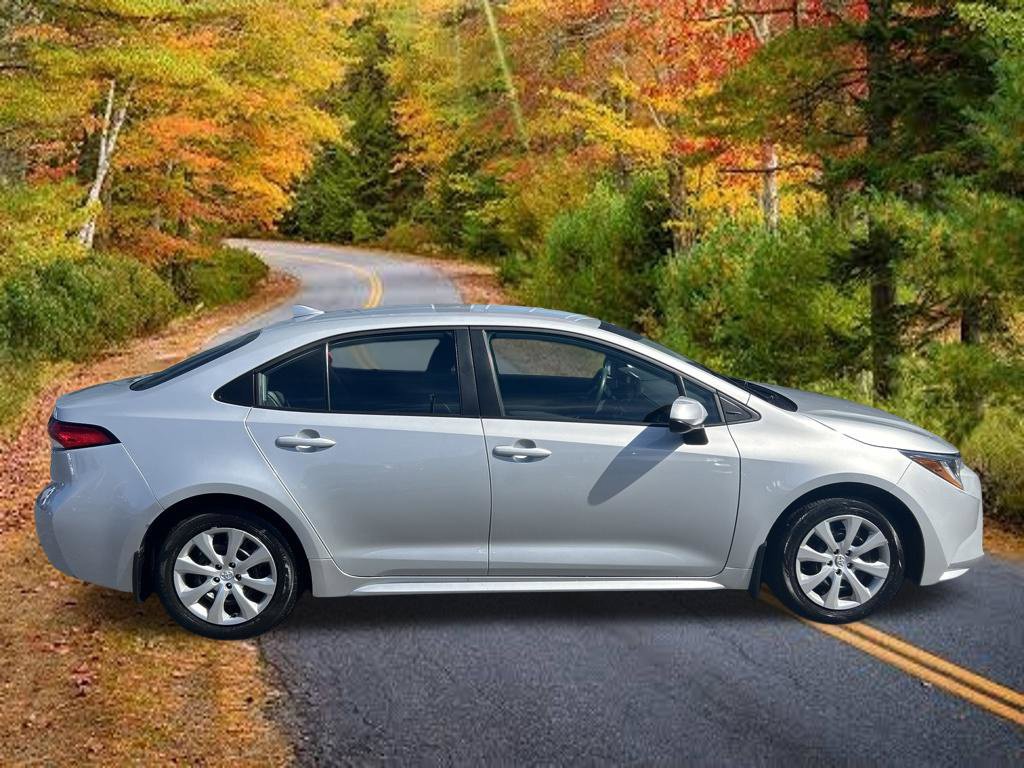 Used 2024 Toyota Corolla LE FWD image 5