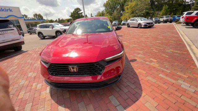 Certified 2025 Honda Accord SE image 4