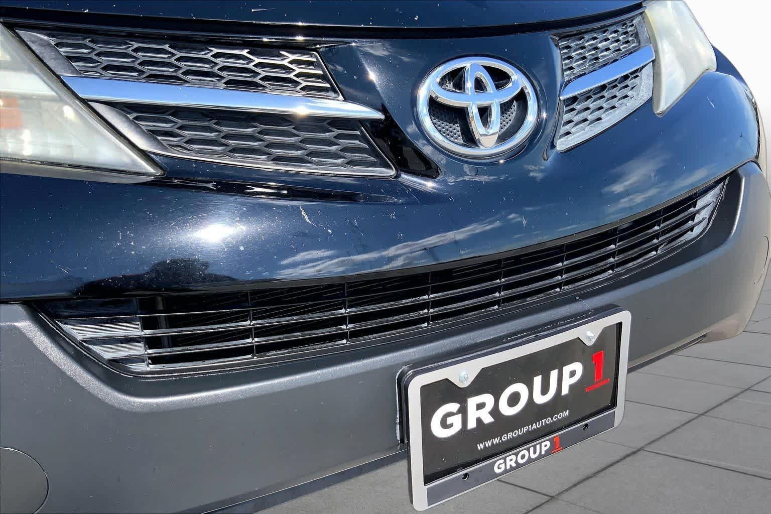 Used 2015 Toyota RAV4 LE FWD image 29